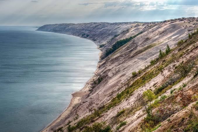 The Grand Sable Dunes at the Log Slide, dropping steeply to Lake Superior